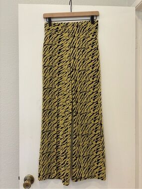 Free People Zebra Animal-Print Boot cut Flare pull-on knit Pants stretchy comfy